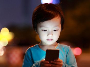 Un genitore separato può impedire all’altro di telefonare ai figli?