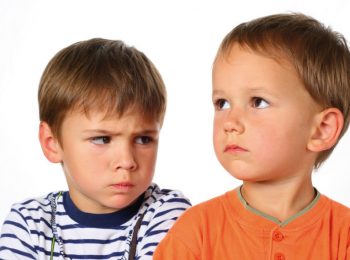 Difficile essere i fratelli maggiori!
