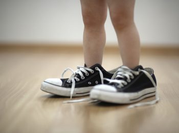 scarpe e scarpe bambino