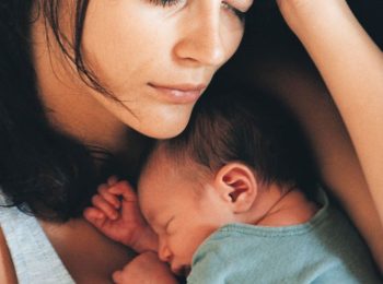 La tristezza dopo il parto. Ecco come reagire