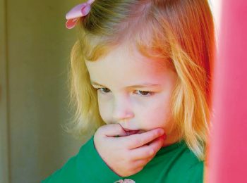 Mangiarsi le unghie: è solo un vizietto o qualcosa di più?