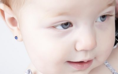 Orecchini ai bambini: qual è l’età giusta per fare il buco alle orecchie?