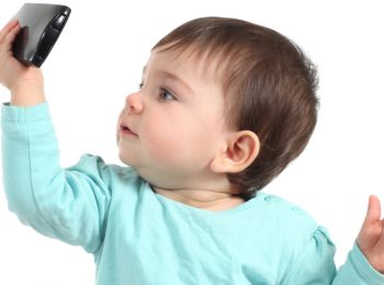 IL Belgio dice NO ai cellulari ai bambini!