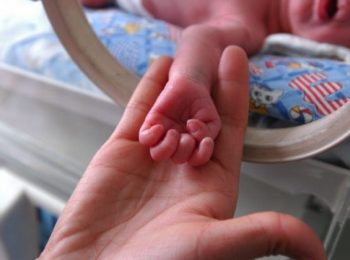 Un congedo parentale più lungo per le mamme dei prematuri