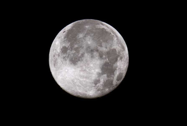 A Natale tutti a guardare la luna piena