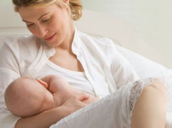 Latte materno: favorisce lo sviluppo cerebrale e protegge la salute di mamma e bambino