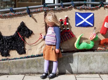 Guerrilla knitting