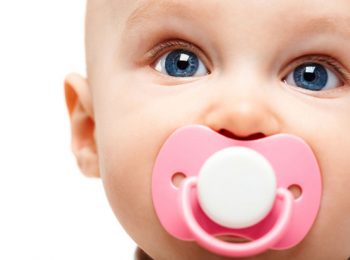 Togliere il ciuccio. Ci sarà un modo per dirgli addio in maniera indolore?