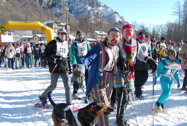 Festa sulla neve con le racchette