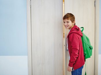 A scuola da solo. In Italia la legge dice “ni”