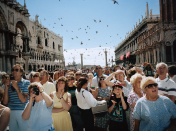 Al centro della scena