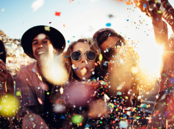In vacanza con i teen: cinque consigli che salvano tutto