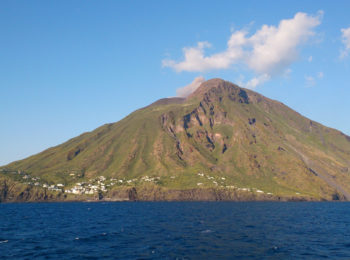 Nella bocca del Vulcano nelle Eolie