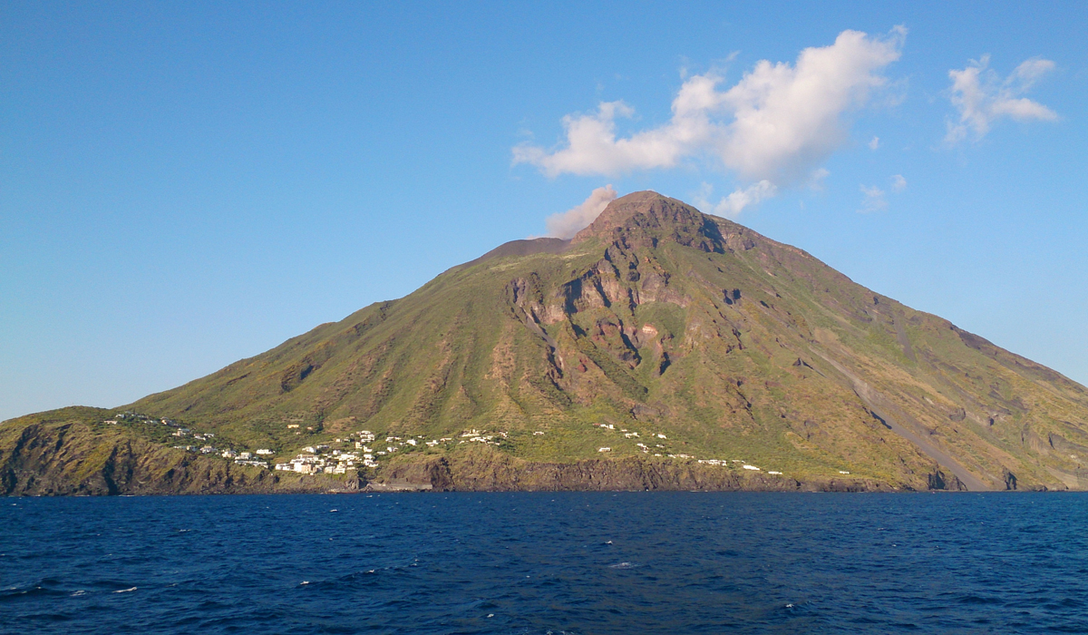 Nella bocca del Vulcano nelle Eolie