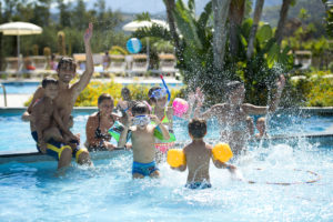 In piscina con VOIhotels