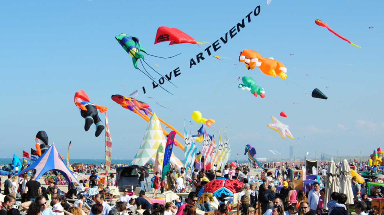 Arrivano gli aquiloni! Torna Artevento, lo spettacolare festival dell’aria di Cervia