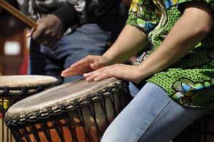 GG 26 nov danza e percussioni africane per famiglie