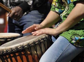 Danza e percussioni africane per famiglie