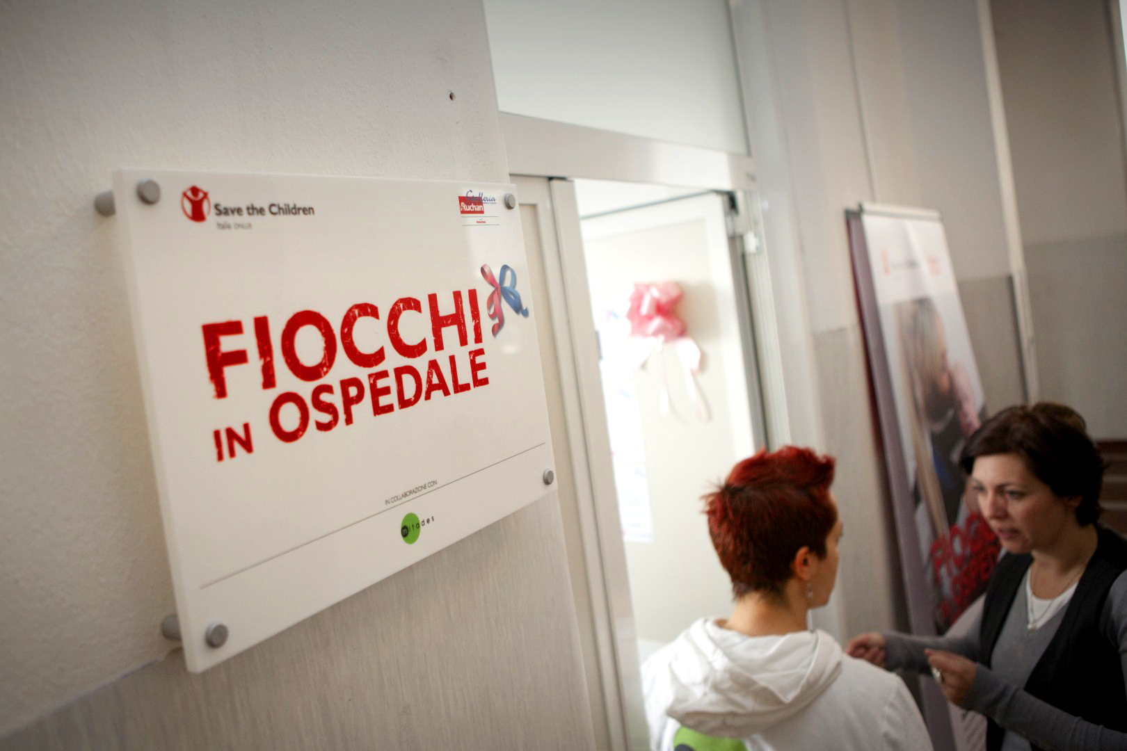 GG fiocchi in ospedale con save the children