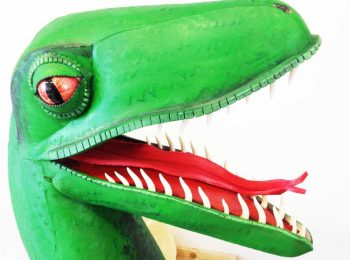 Un dinosauro in giardino