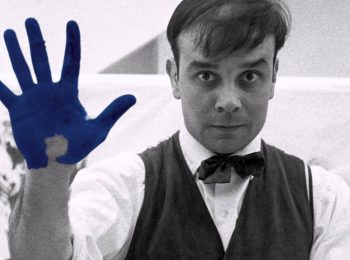 Nel blu di Yves Klein