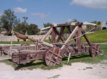 Catapulte, balestre e torri