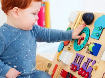 Costruiamo il pannello sensoriale e I capricci dei bambini