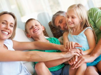 Yoga della risata genitori e figli
