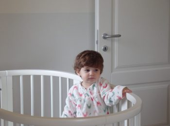 Lupino fa la nanna nel suo lettino