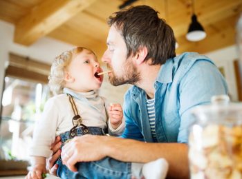 Le “prime pappe” nel resto del mondo: come si svezzano i bambini?