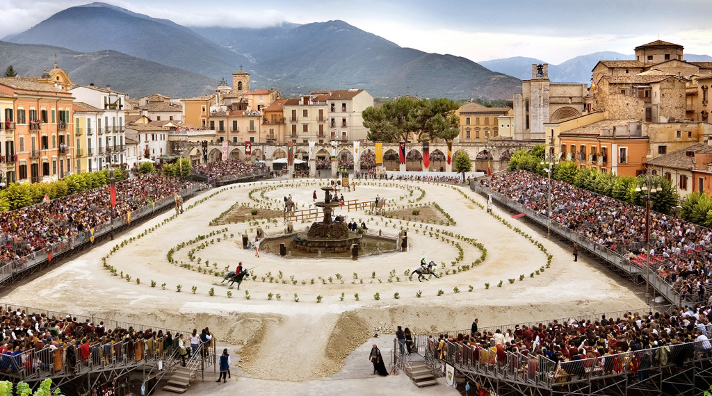 Sulmona: tra confetti, Palio e borghi suggestivi