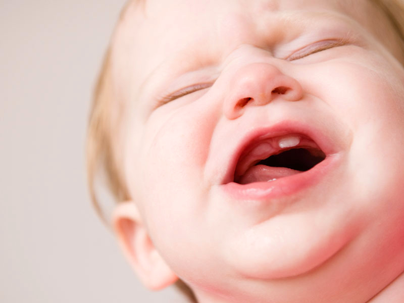 Quali sono i migliori rimedi per la dentizione dei bambini?