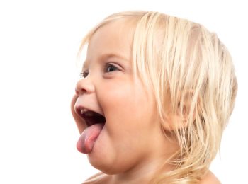 Afta, che fastidio! Come riconoscerla e curarla, anche con rimedi naturali