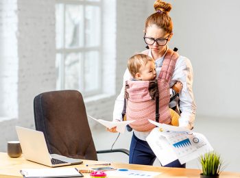 Mettersi in proprio. La conciliazione tra essere mamma e partita Iva