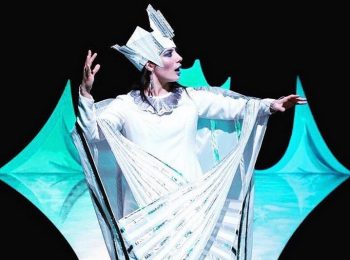 Teatro Colla con le sue marionette sul palco di gennaio