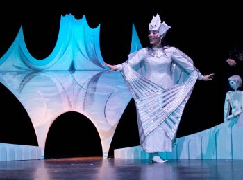 Teatro Colla sul palco di febbraio con le sue marionette