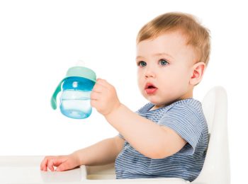 Quale acqua per i bambini, dal biberon alle prime pappe