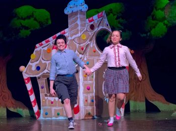 Teatro Colla sul palco di marzo con le sue marionette