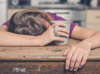 Accompagno mio figlio in palestra e dormo. Si chiama Napercise, l’esercizio del pisolino