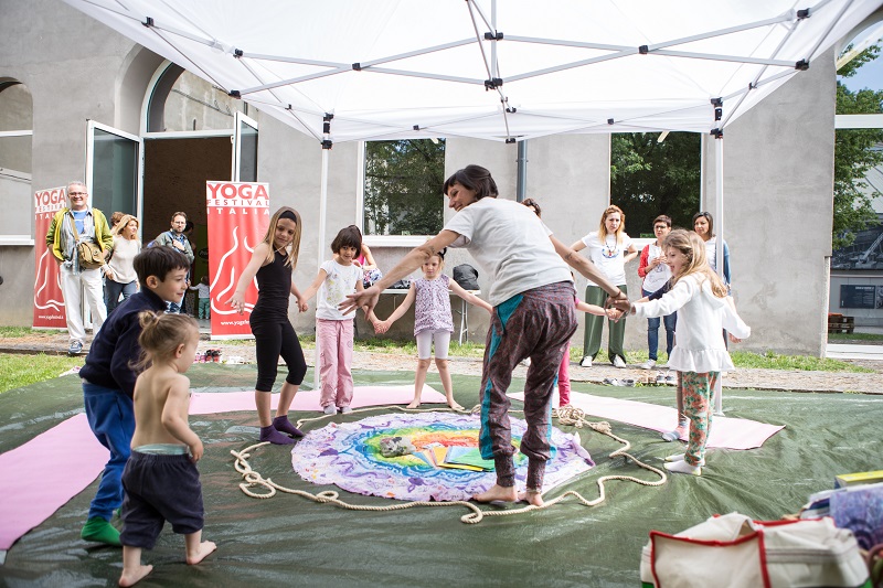 YogaFestival Bimbi 2019, tra asana e miti indiani