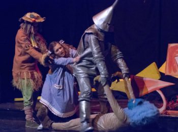 Teatro Colla sul palco di ottobre con le sue marionette