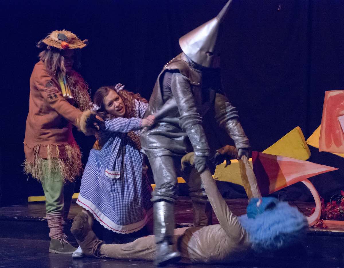 Teatro Colla sul palco di ottobre con le sue marionette