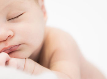 Posizione podalica: cosa succede se il bimbo rimane a testa in su