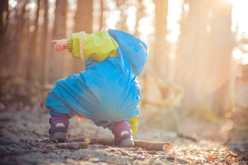 bambini aria aperta in inverno