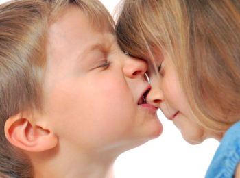 Bambini che mordono: perché e cosa fare