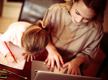 Rinunciare al lavoro per fare la mamma