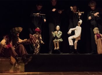 Teatro Colla sul palco di marzo con le sue marionette
