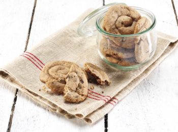 Biscotti con farina di riso al cioccolato fondente bio di Alce Nero