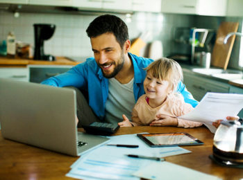 Family Time: non scusarti se i figli entrano in videoconferenza