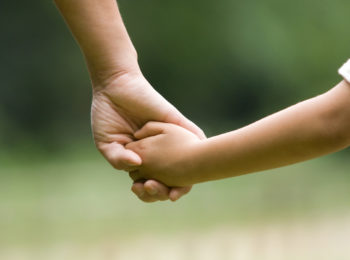 Autorizzata la passeggiata genitore-figlio